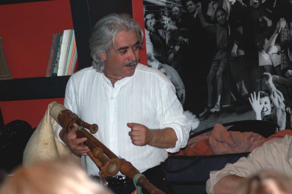 Il musicista Giuseppe Salamone durante il concerto /  PhotoSilvana Matozza, Guido Bonacci 